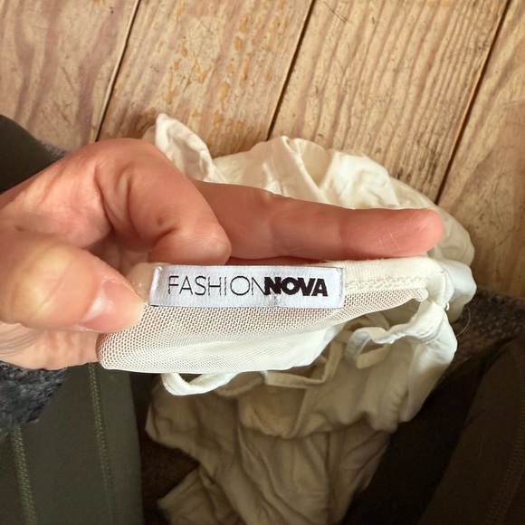 Fashion nova Elegant Cream Jumpsuit best for size small/medium - Picture 2 of 2